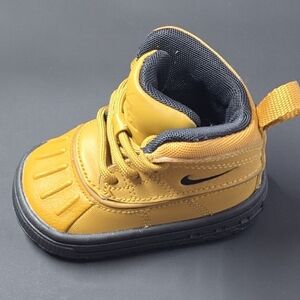 Nike Acg's 2c